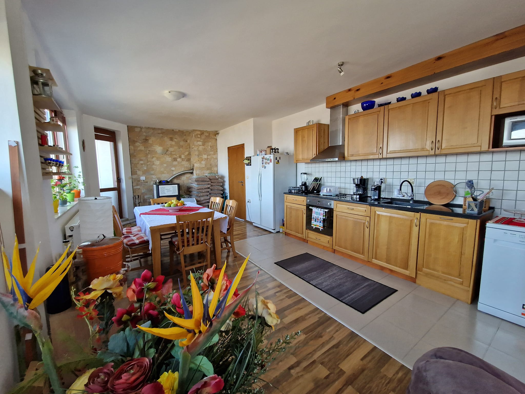 Уникален четиристаен апартамент със зашеметяваща гледка към три планини и град Банско