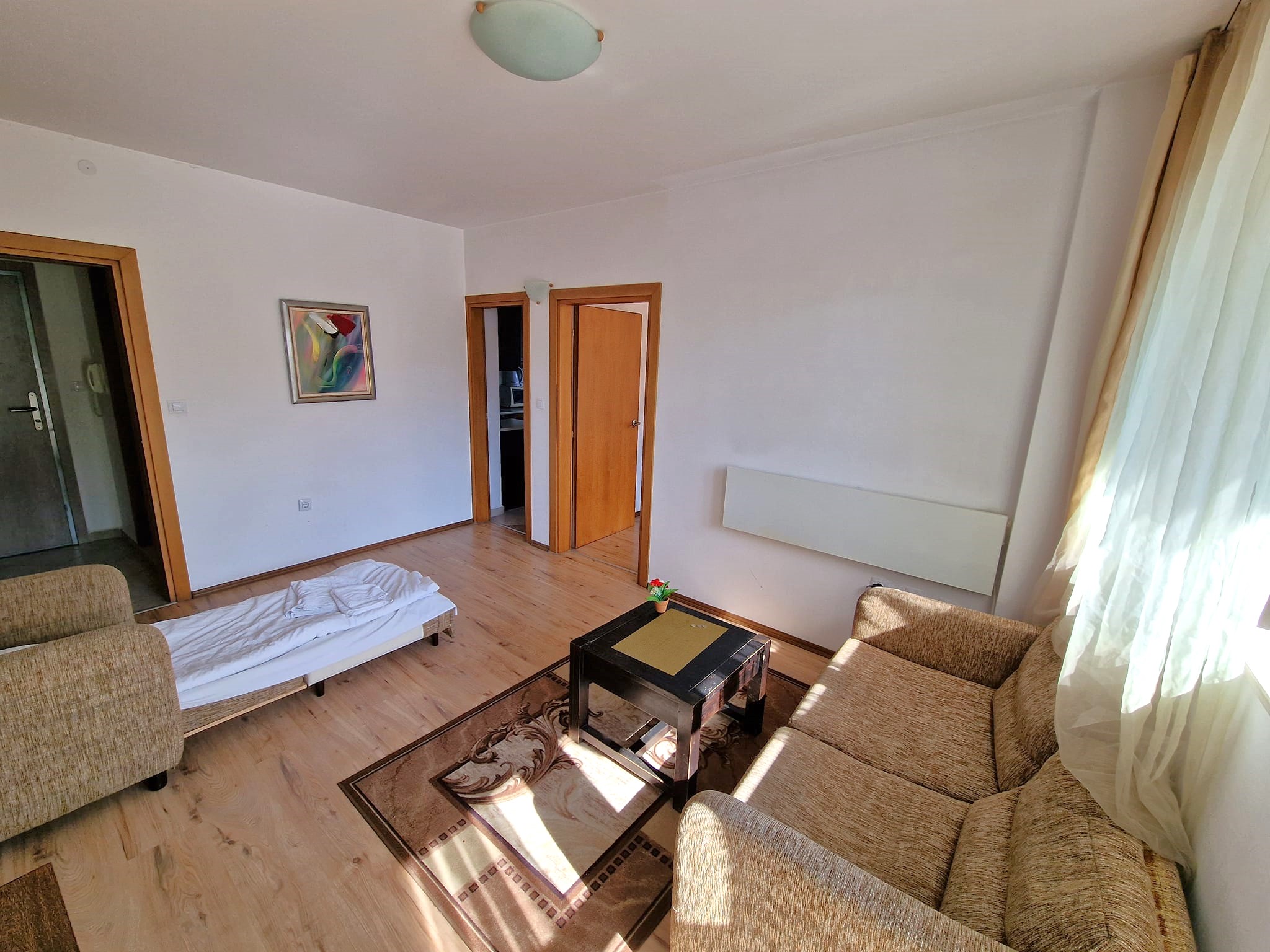 Южен двустаен апартамент на 200 метра от хотел Кемпински и Ресторант Виктория