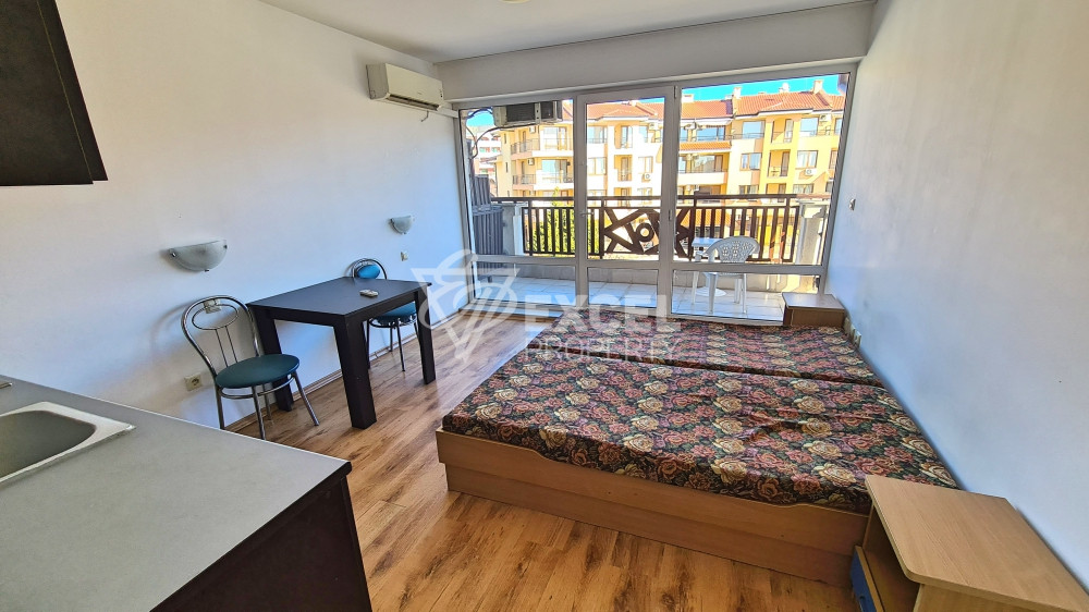 Просторно студио на 200м от плажа в Свети Влас