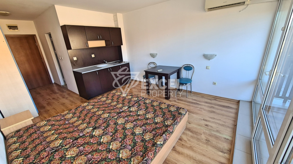 Просторно студио на 200м от плажа в Свети Влас