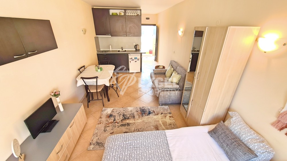 Красиво обзаведено студио в центъра на Слънчев бряг