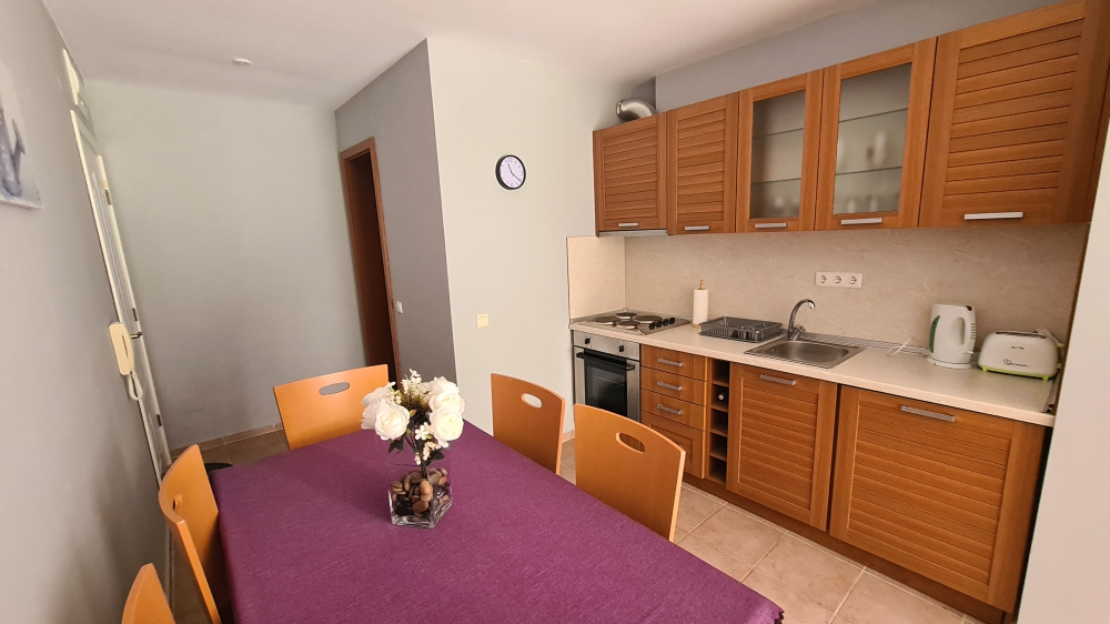 Прекрасен тристаен апартамент в Несебър Форт Клуб