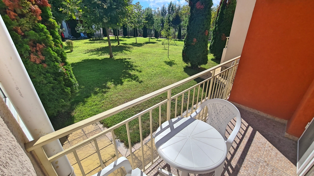 Прекрасен тристаен апартамент в Несебър Форт Клуб