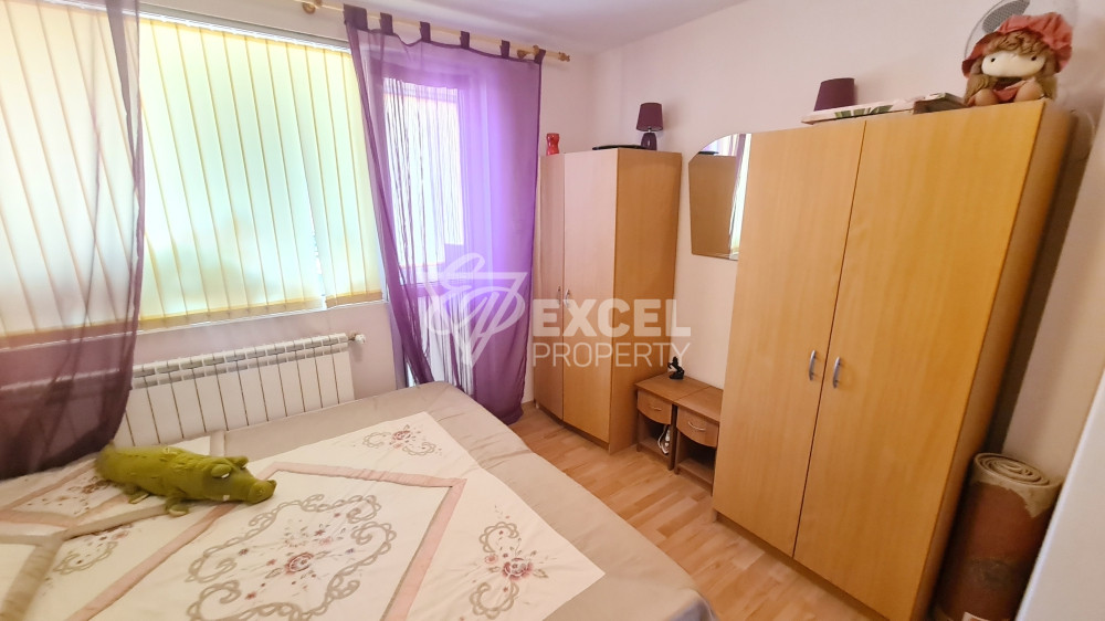 Самостоятелна изцяло обзаведена къща с двор и барбекю