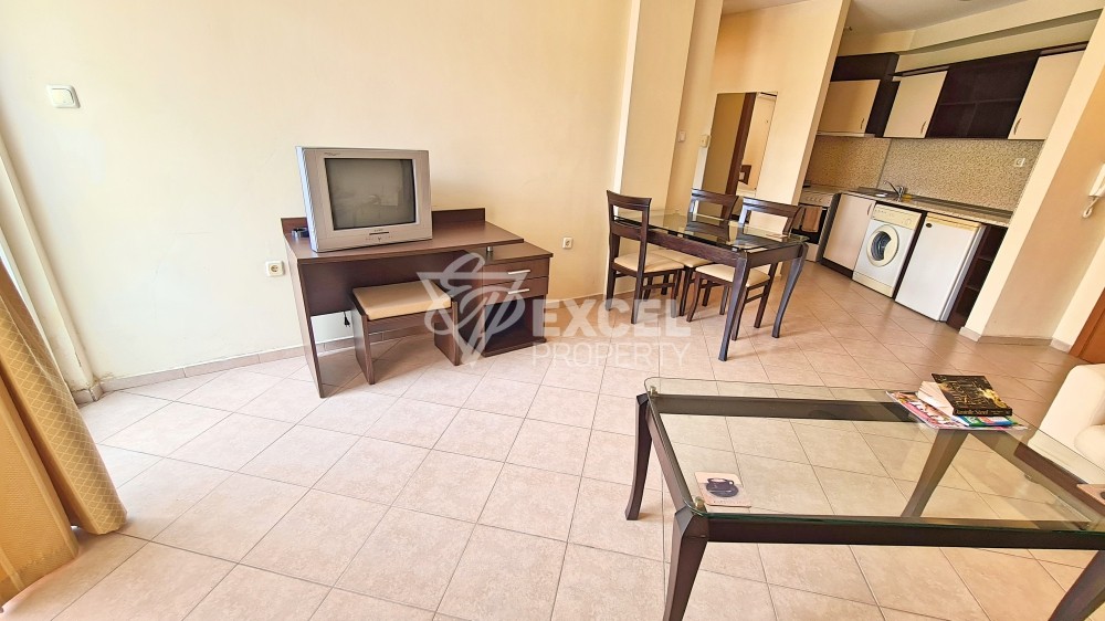 Намалена цена! Изключително просторен двустаен апартамент на централната алея в Слънчев бряг