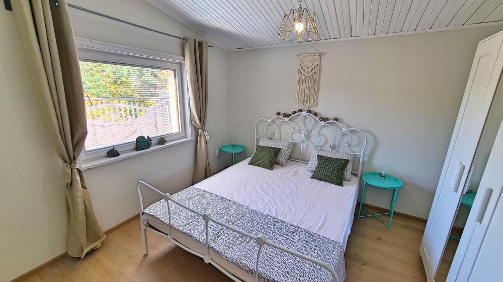 Напълно реновирана къща без такса поддръжка в село Горица