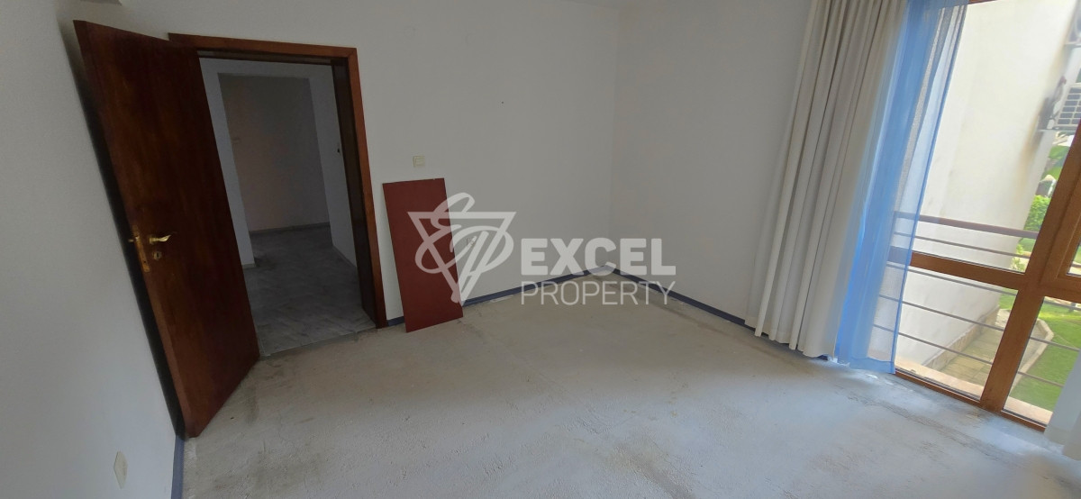 Тристаен апартамент в Свети Влас, комплекс Компас само на 250 м от морето