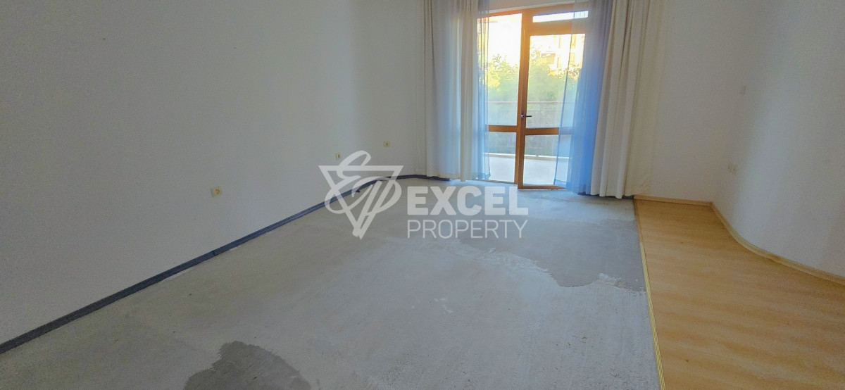 Тристаен апартамент в Свети Влас, комплекс Компас само на 250 м от морето