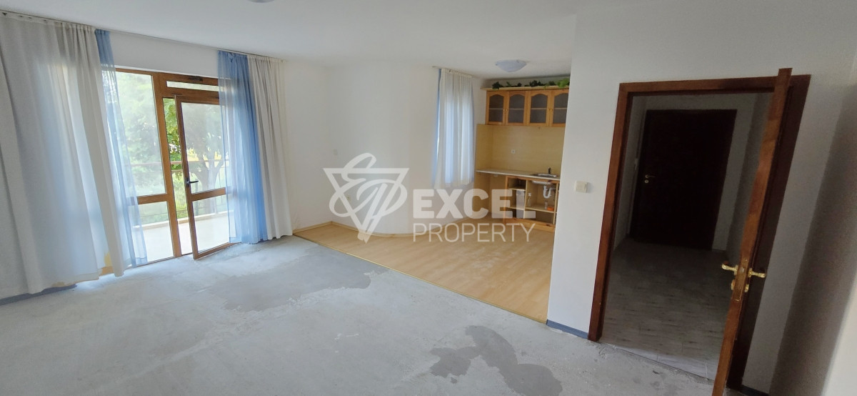 Тристаен апартамент в Свети Влас, комплекс Компас само на 250 м от морето