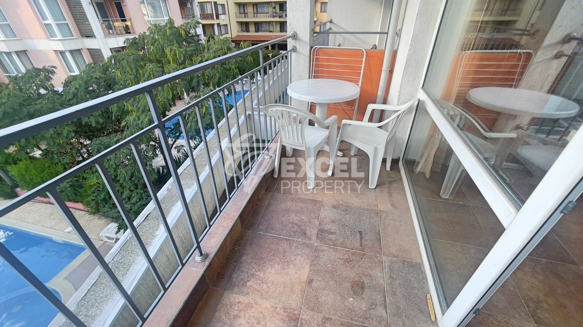 Обзаведено студио в Слънчев Бряг с гледка към басейна