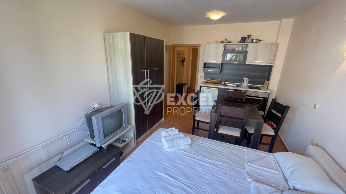 Обзаведено студио за продажба в Свети Влас, с частична гледка море