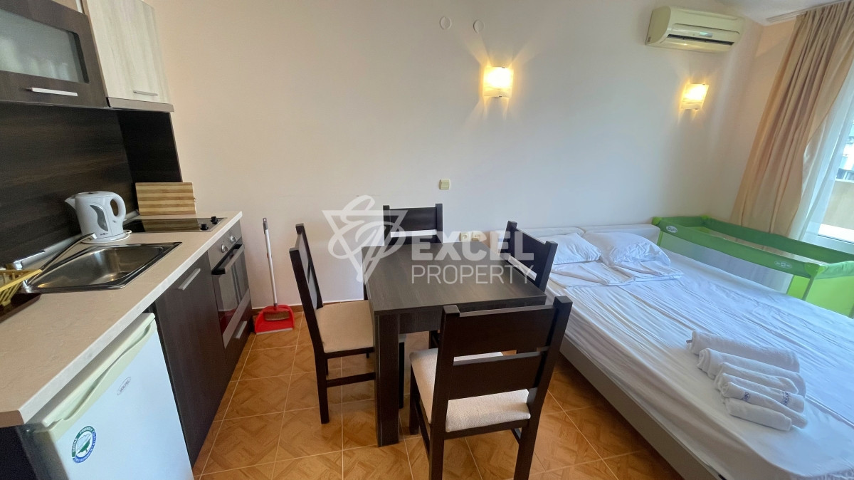 Обзаведено студио за продажба в Свети Влас, с частична гледка море