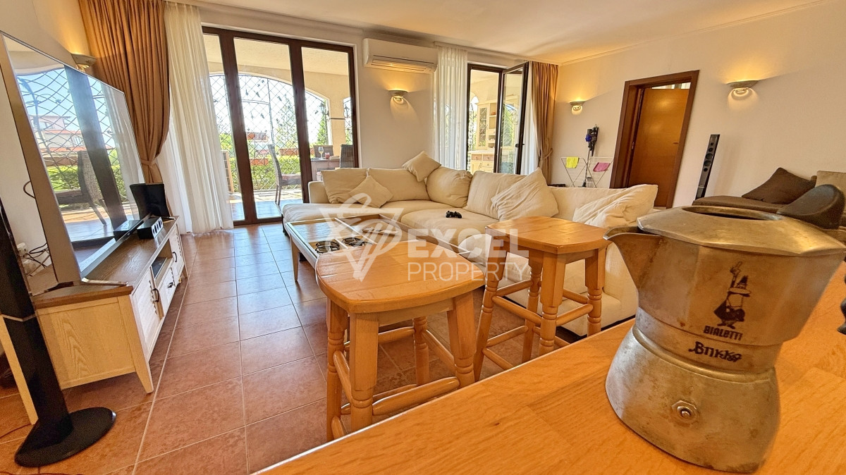 Уникален много-стаен апартамент на първа линия море в комплекс Каса Реал, Свети Влас