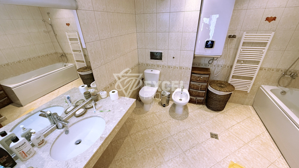 Уникален много-стаен апартамент на първа линия море в комплекс Каса Реал, Свети Влас