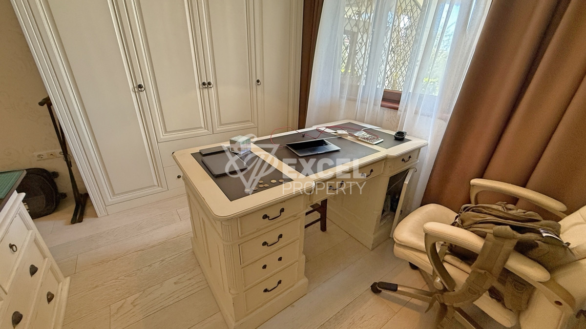 Уникален много-стаен апартамент на първа линия море в комплекс Каса Реал, Свети Влас