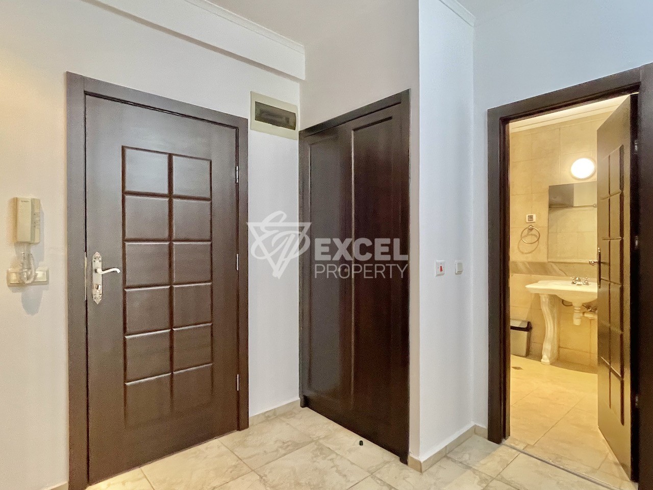 Двустаен апартамент в Обзор, само на 150 м от морето - комплекс Клиф