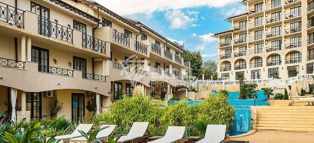 Двустаен апартамент в Обзор, само на 150 м от морето - комплекс Клиф