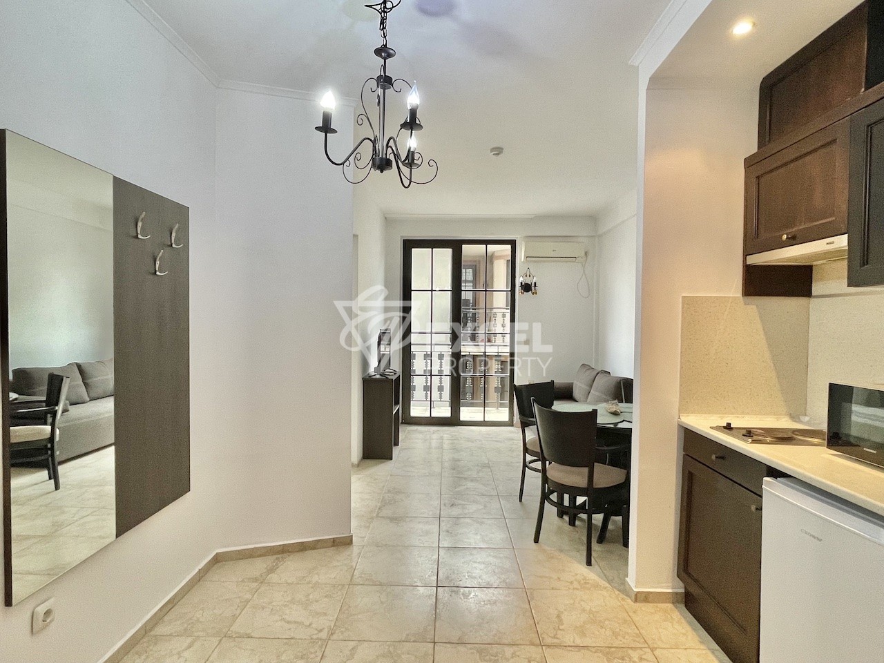 Двустаен апартамент в Обзор, само на 150 м от морето - комплекс Клиф