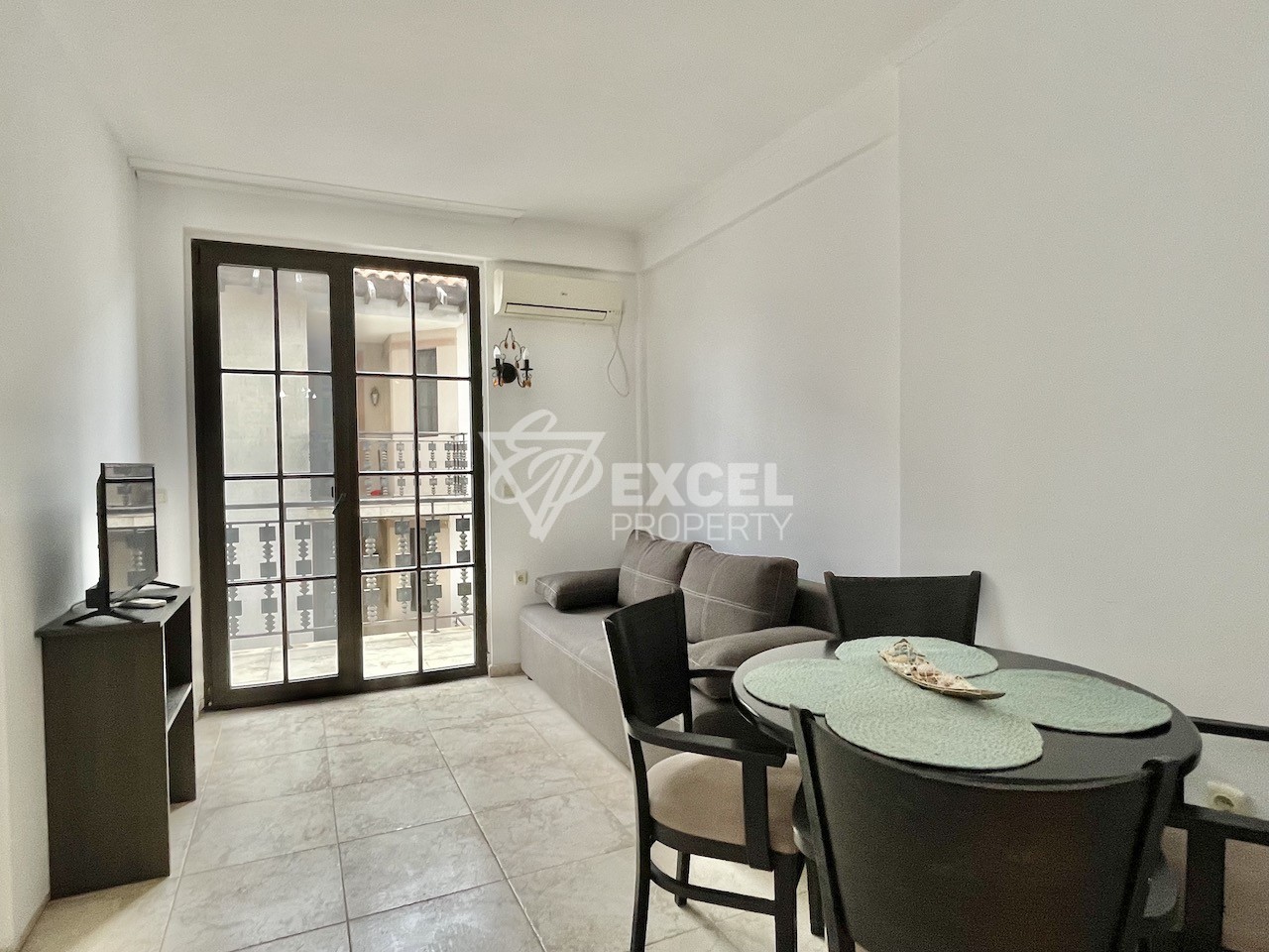 Двустаен апартамент в Обзор, само на 150 м от морето - комплекс Клиф