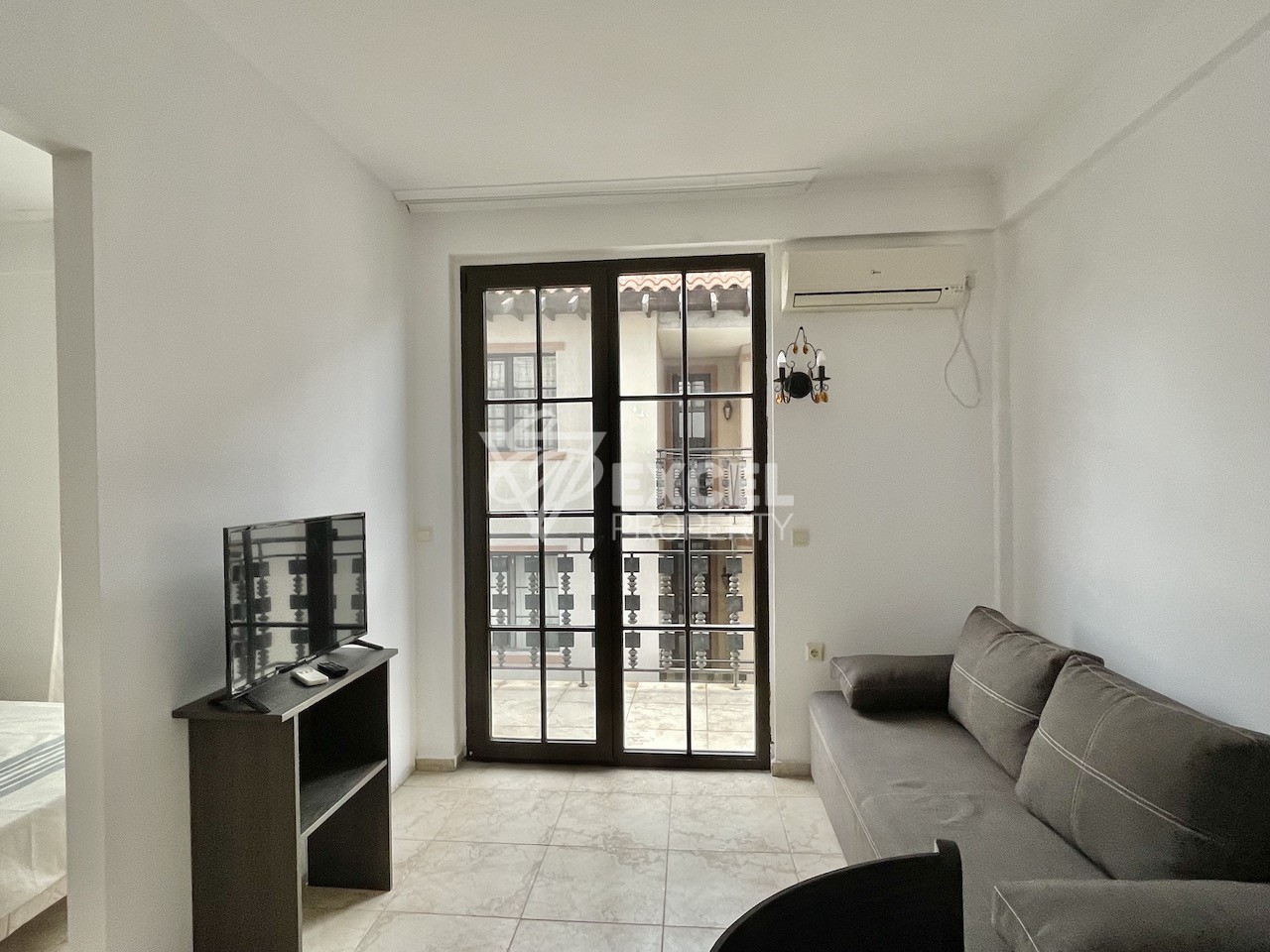 Двустаен апартамент в Обзор, само на 150 м от морето - комплекс Клиф