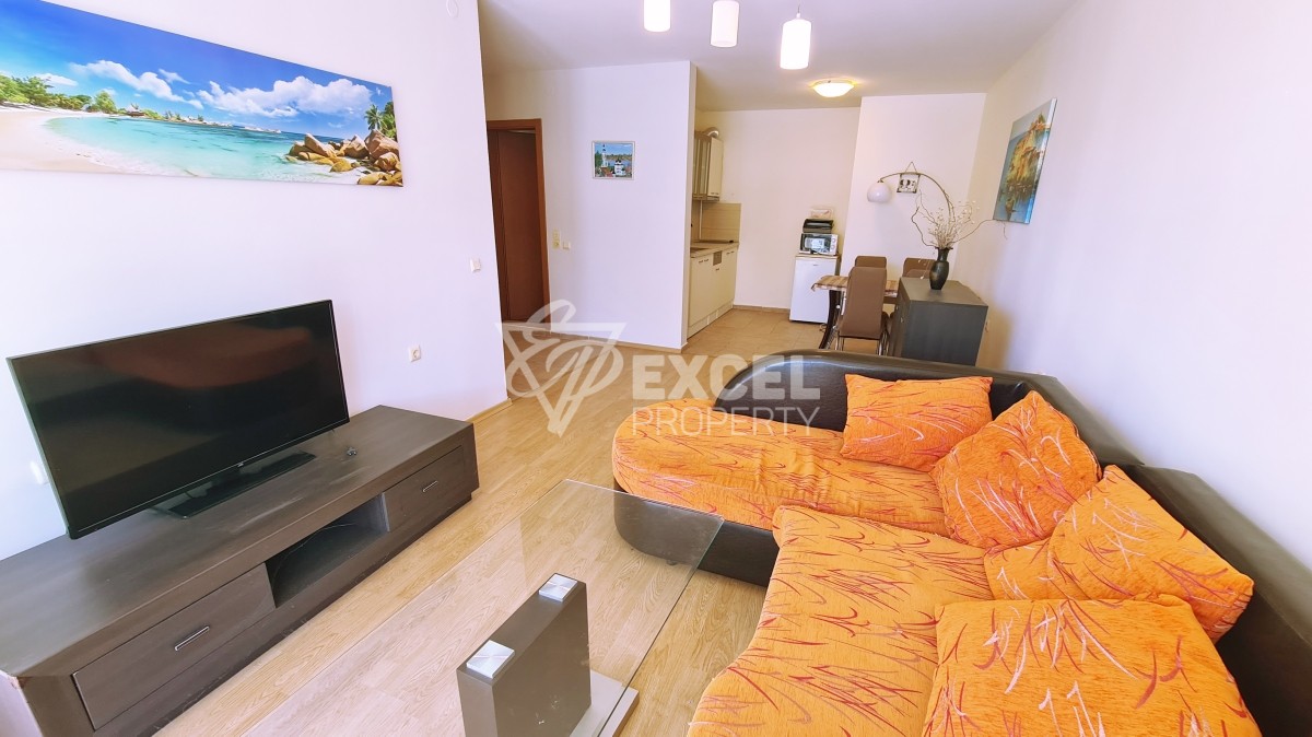 Двустаен обзаведен апартамент в Краун Форт с гледка басейн