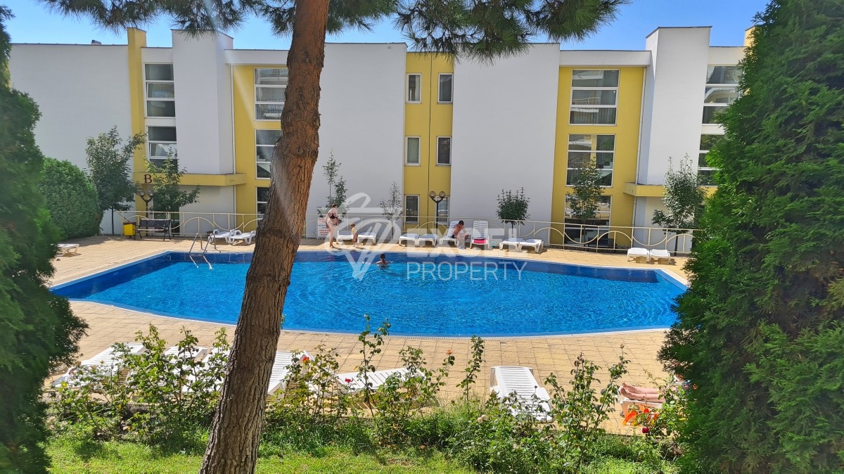 Двустаен обзаведен апартамент в Краун Форт с гледка басейн