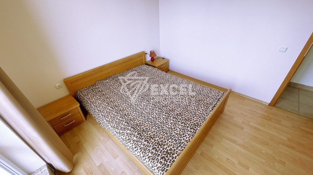 Тристаен апартамент с гледка море в Свети Влас