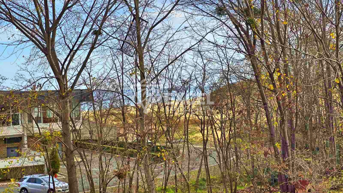 Тристаен апартамент на първа линия в Слънчев бряг – до дюните и морето