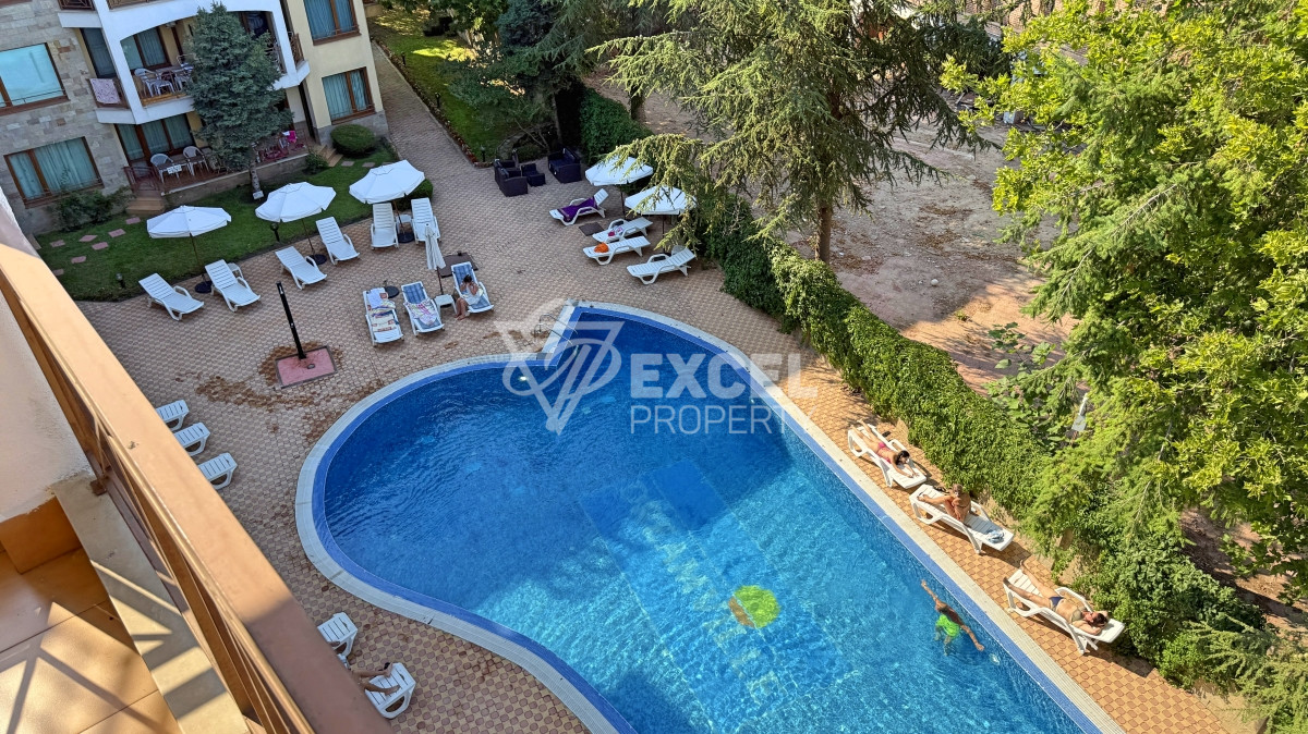 Двустаен апартамент в комплекс Голдън Дриймс, Слънчев Бряг