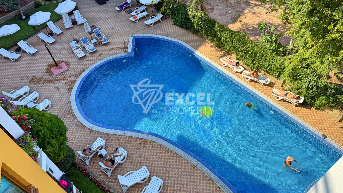 Двустаен апартамент в комплекс Голдън Дриймс, Слънчев Бряг