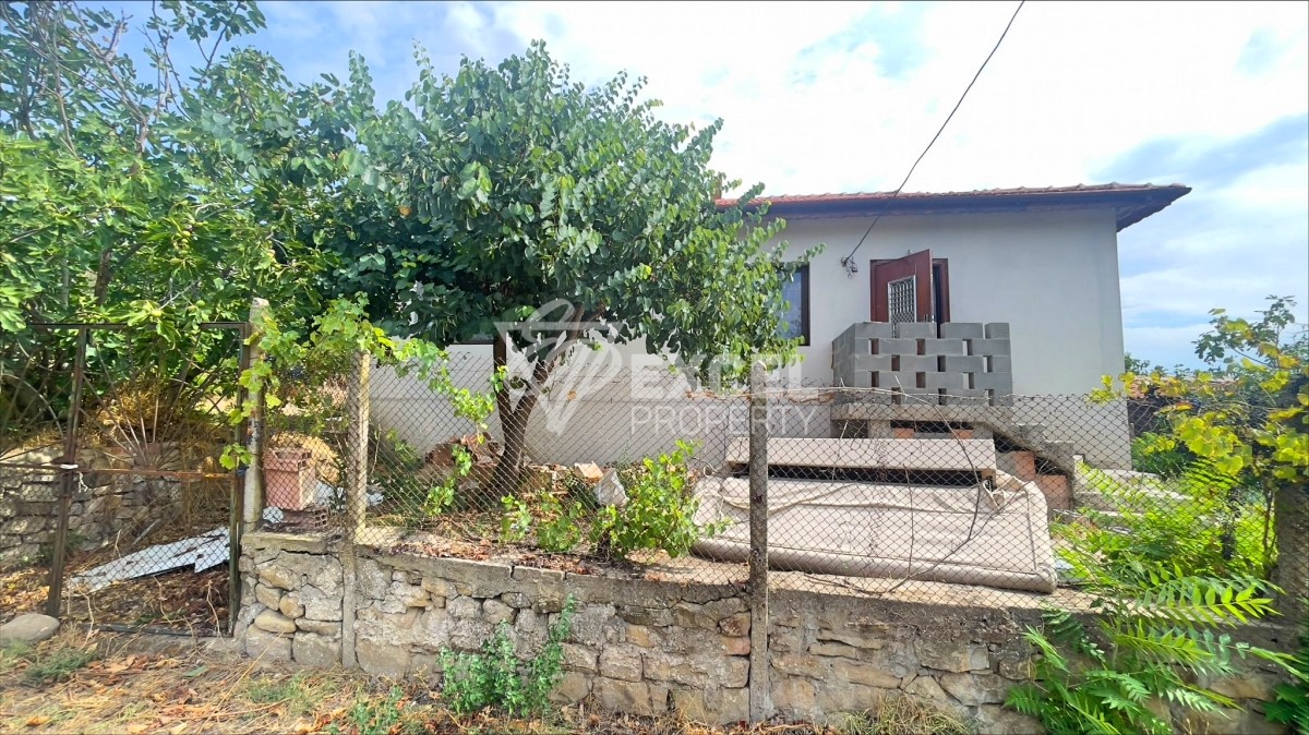 Едноетажна къща с две спални в Горица за продажба