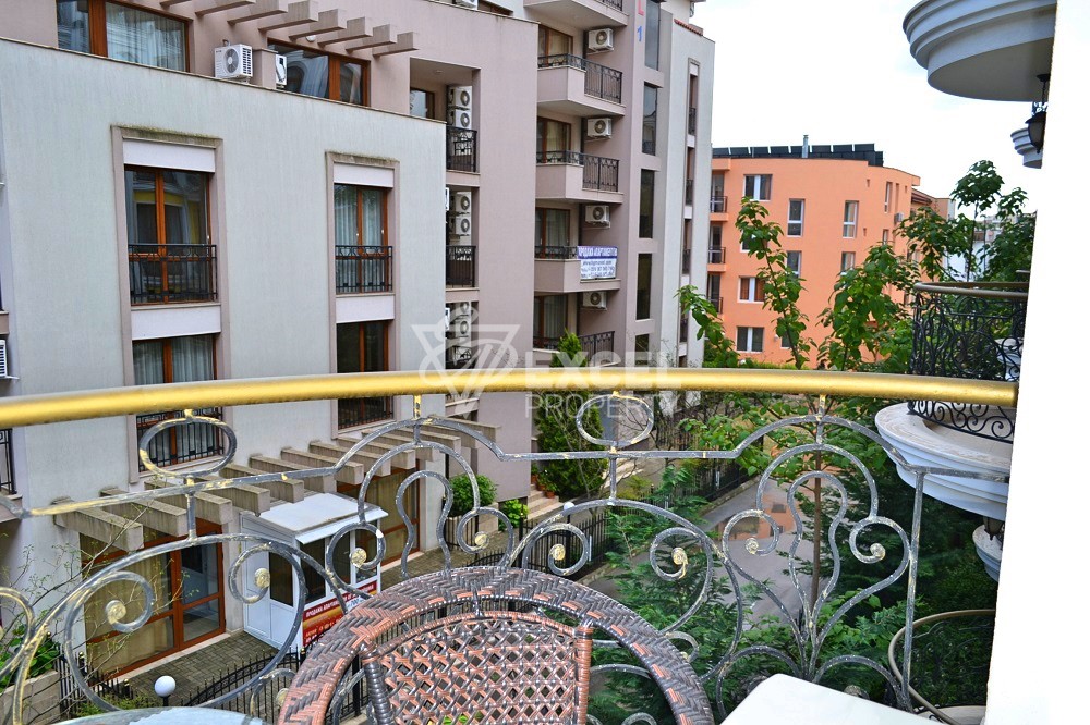 Хармъни Суитс, Монте Карло - красив апартамент с две спални, препродажба.