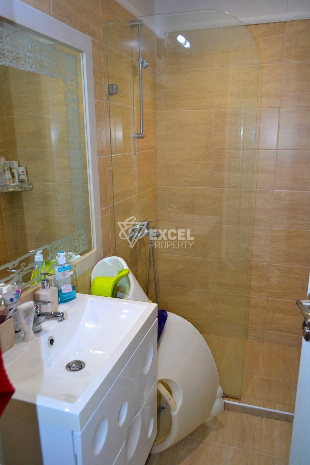 Хармъни Суитс, Монте Карло - красив апартамент с две спални, препродажба.