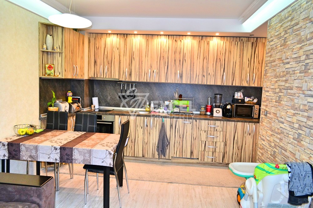 Хармъни Суитс, Монте Карло - красив апартамент с две спални, препродажба.