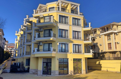 Двустаен апартмент на първа линия в Свети Влас с гледка море