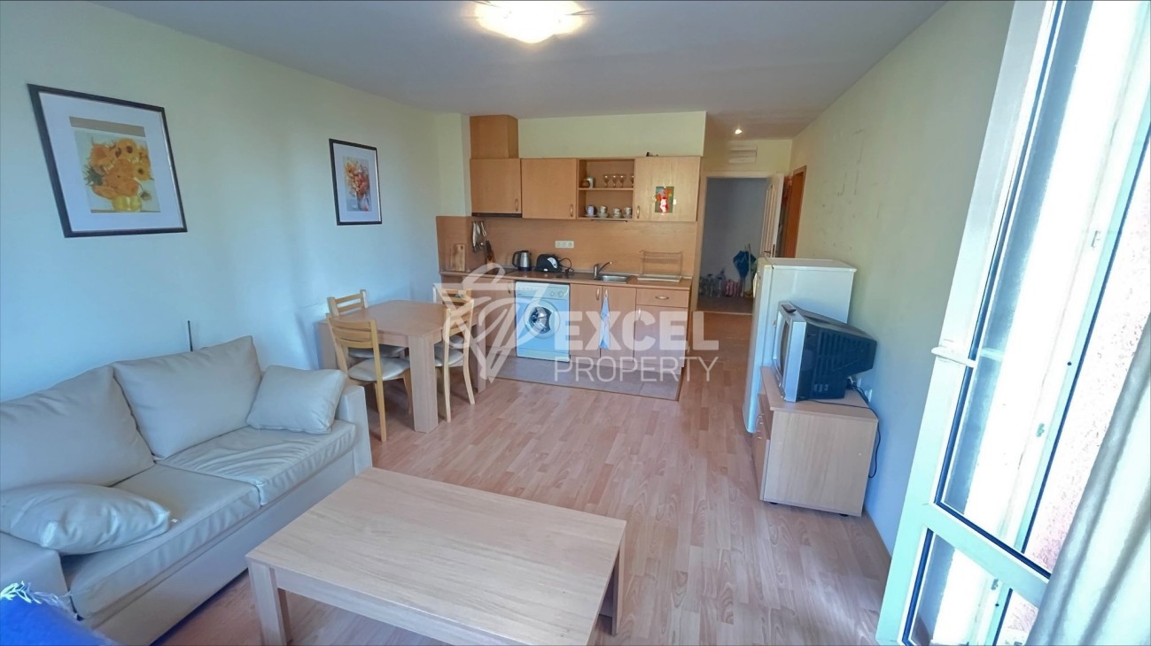 Обзаведен, двустаен апартамент в комплекс Империал Форт Клуб.