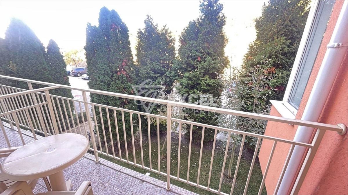 Обзаведен, двустаен апартамент в комплекс Империал Форт Клуб.