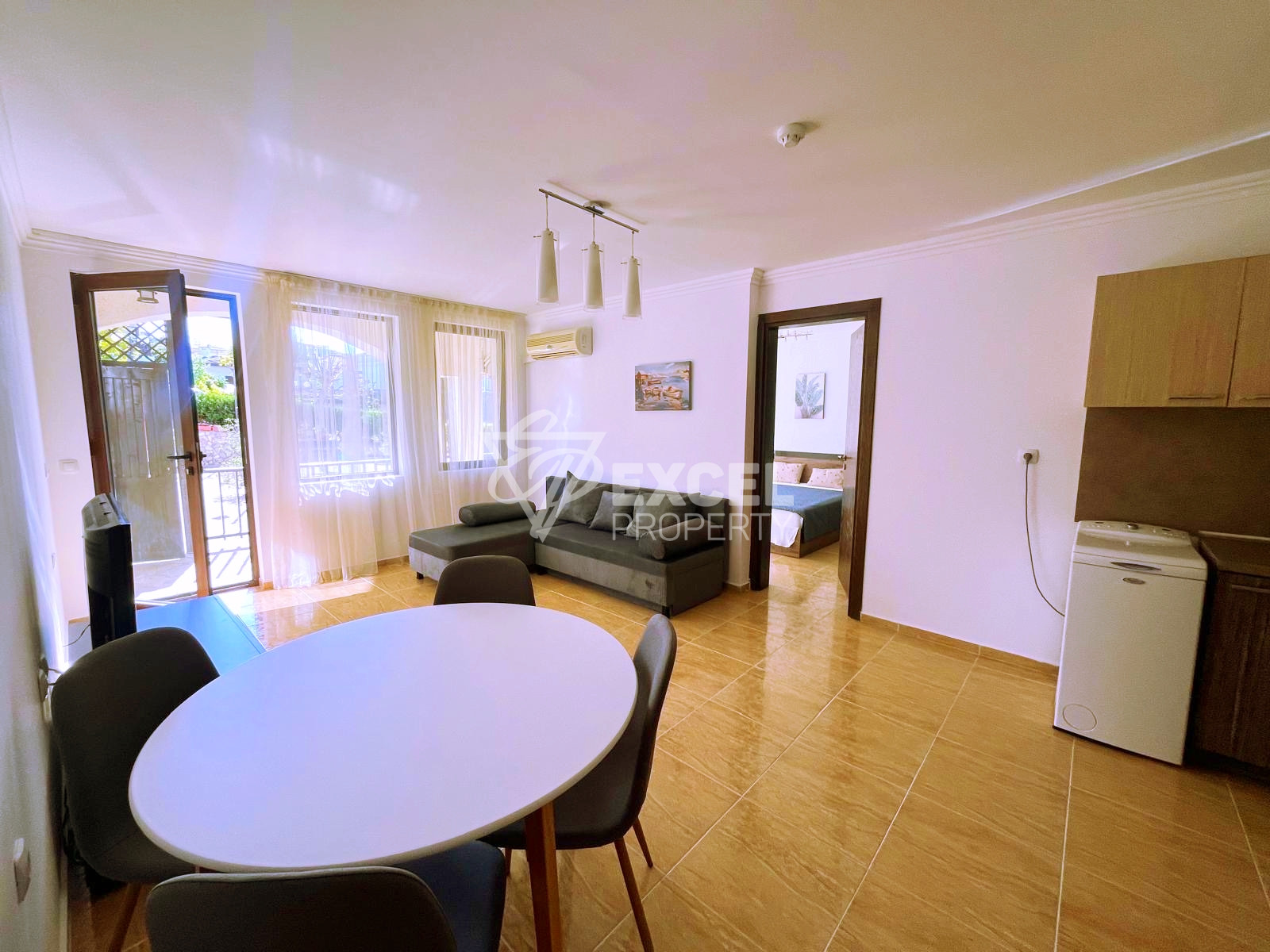 Просторен, тристаен апартамент в комплекс „Камбани 3“, Свети Влас