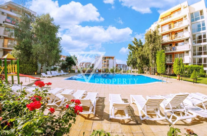 Двустаен обзаведен апартамент в Краун Форт с гледка басейн