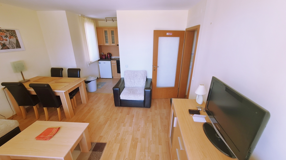 Просторен апартамент в комплекс с Марина Вю Форт с гледка море