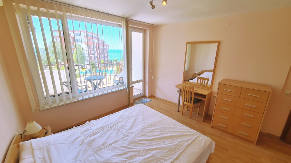 Просторен апартамент в комплекс с Марина Вю Форт с гледка море