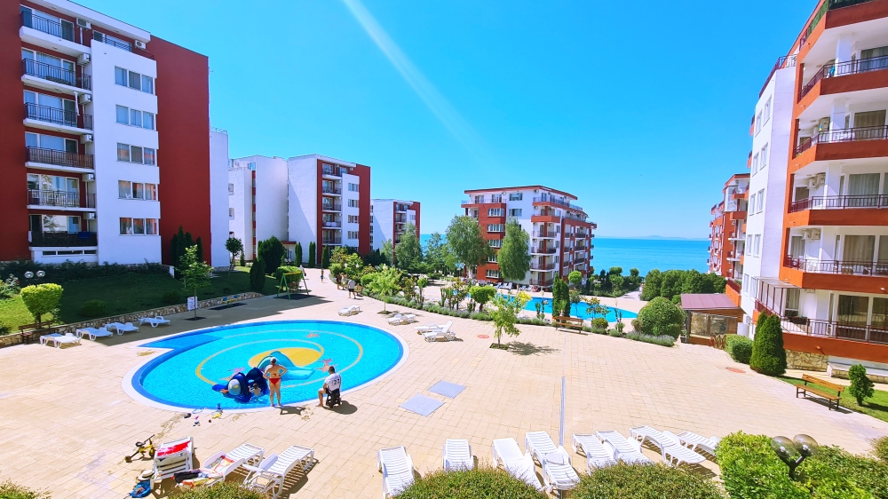 Просторен апартамент в комплекс с Марина Вю Форт с гледка море