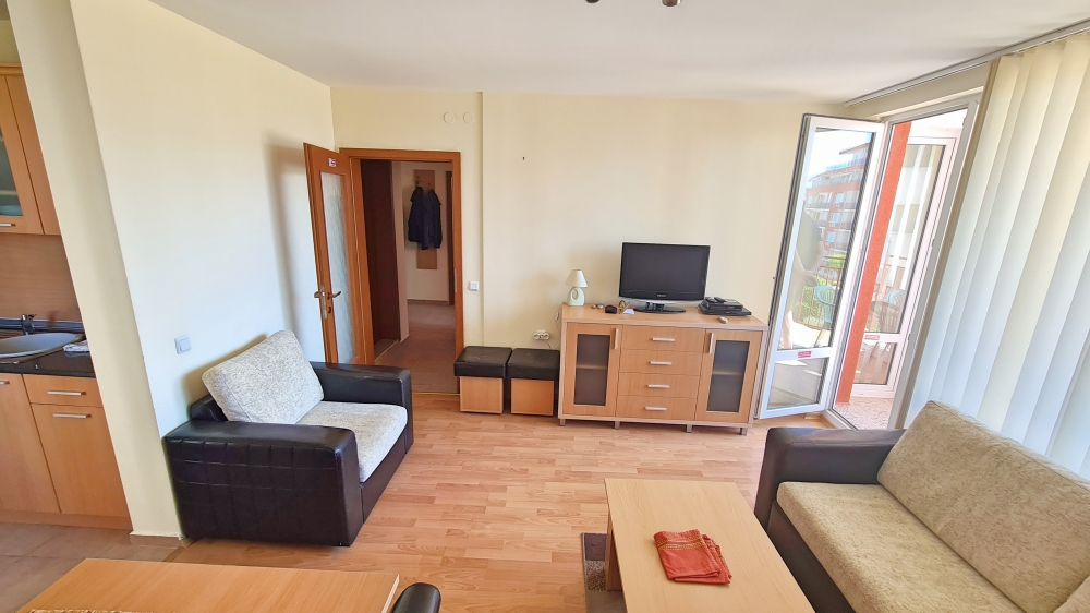 Просторен апартамент в комплекс с Марина Вю Форт с гледка море