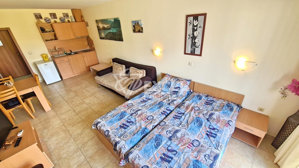 Обзаведено студио в Равда на първа линия.