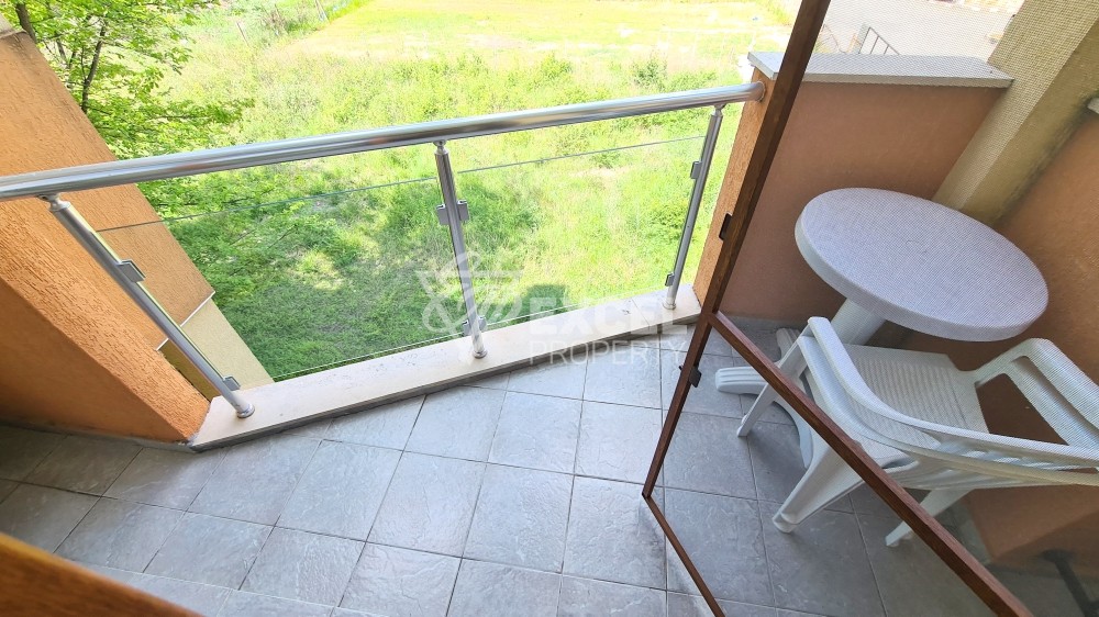 Обзаведено студио в Равда на първа линия.