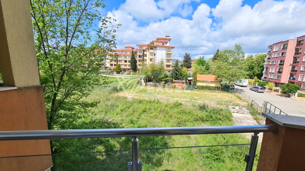 Обзаведено студио в Равда на първа линия.