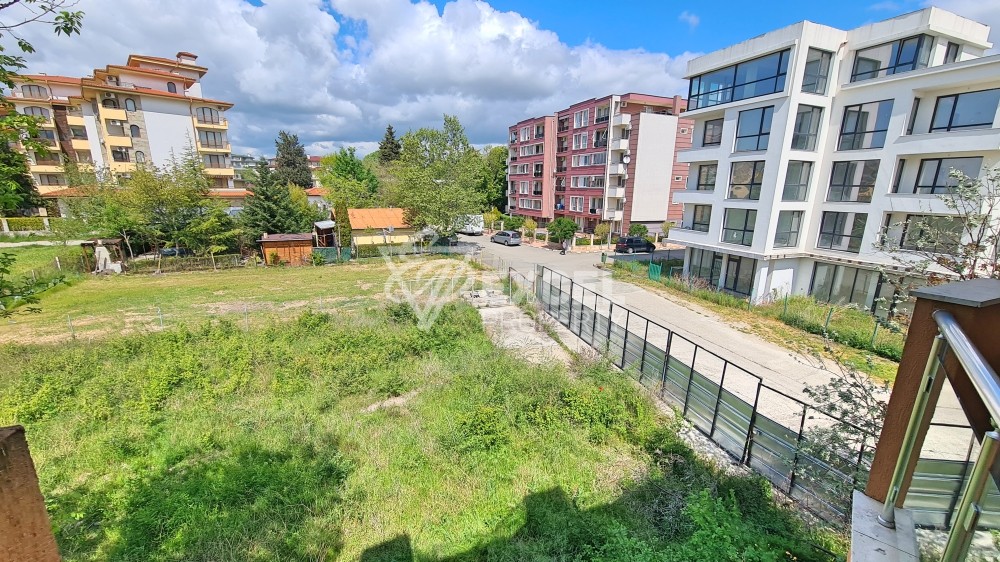 Обзаведено студио в Равда на първа линия.