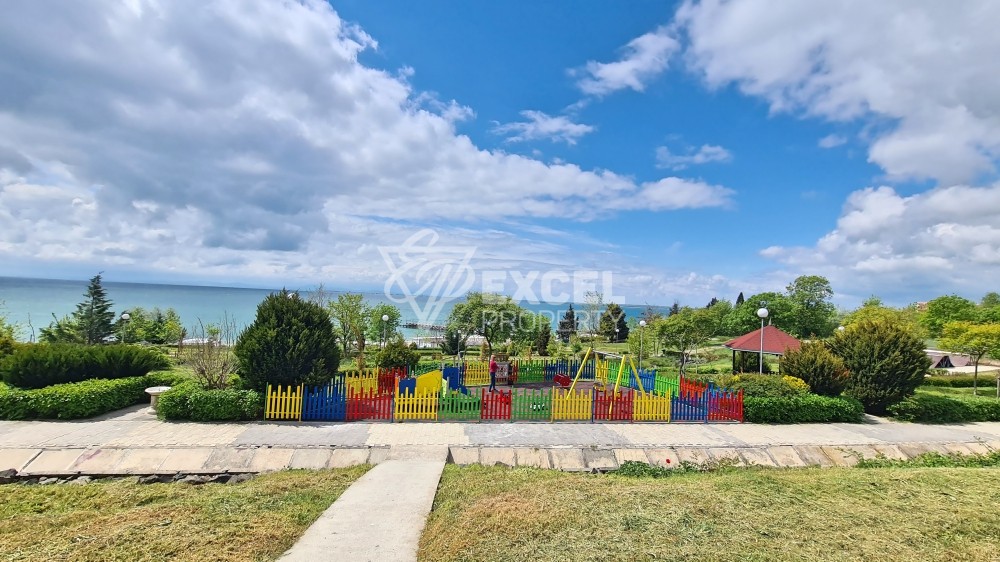 Обзаведено студио в Равда на първа линия.