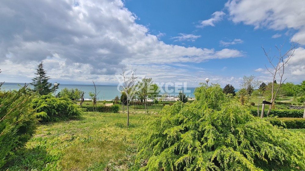 Обзаведено студио в Равда на първа линия.