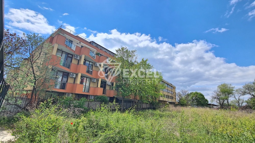 Обзаведено студио в Равда на първа линия.